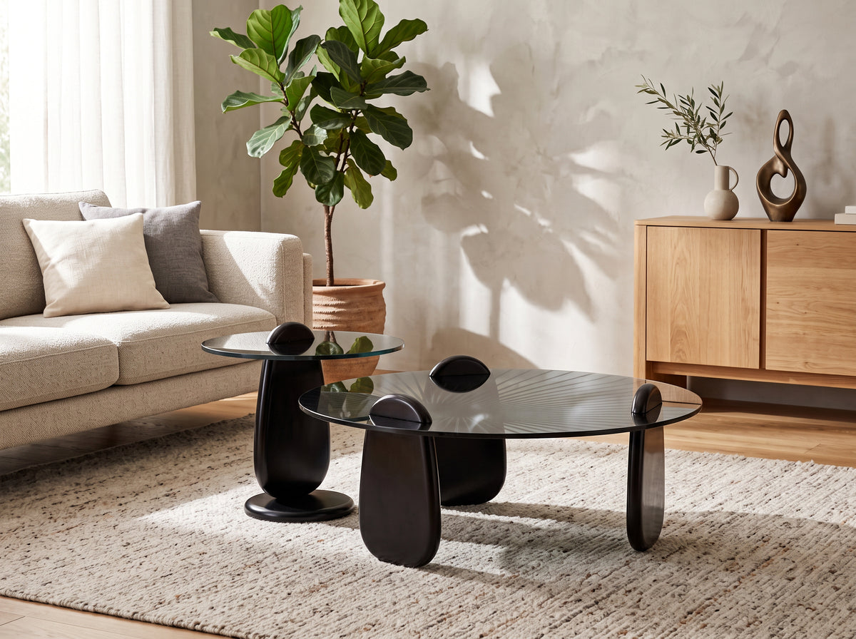 Table basse gigogne Ébène noire dans un salon contemporain lumineux