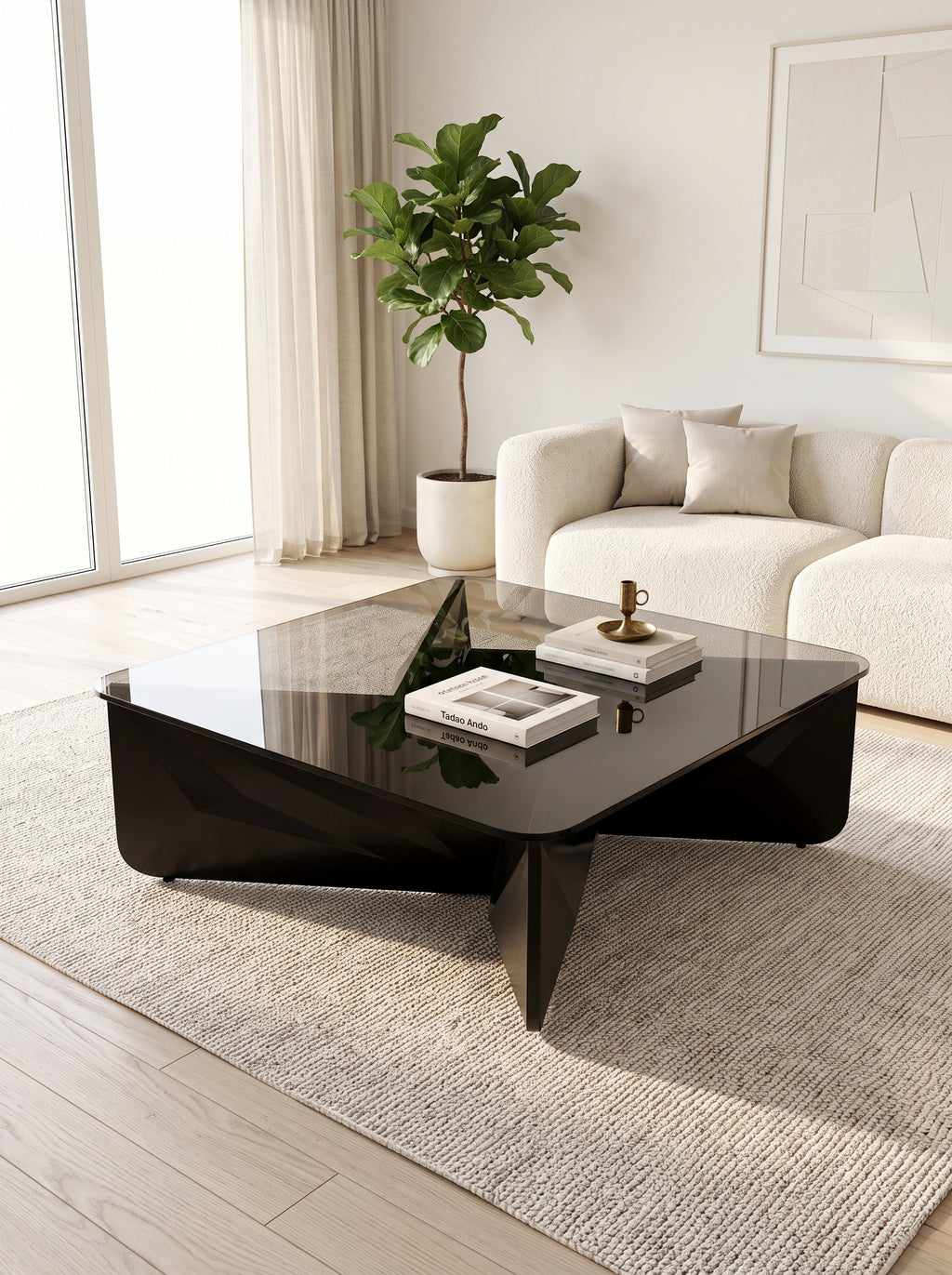 Table basse carrée Onyx noire, pièce forte dans un intérieur minimaliste clair
