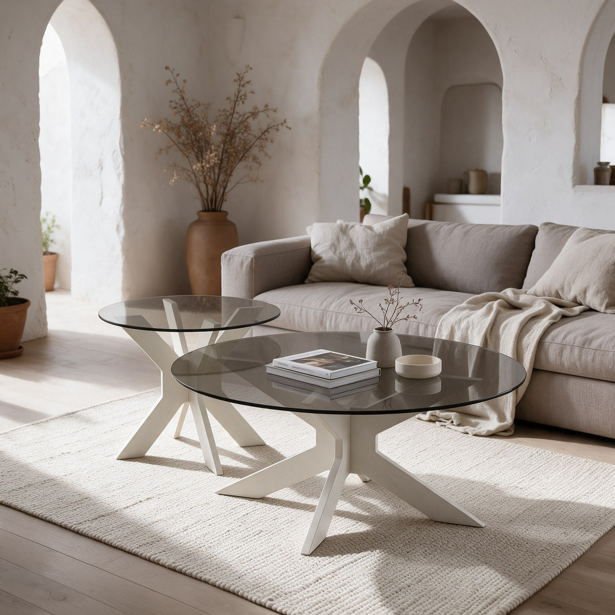 Table basse gigogne Comète teinte Blanc, mise en situation dans un salon