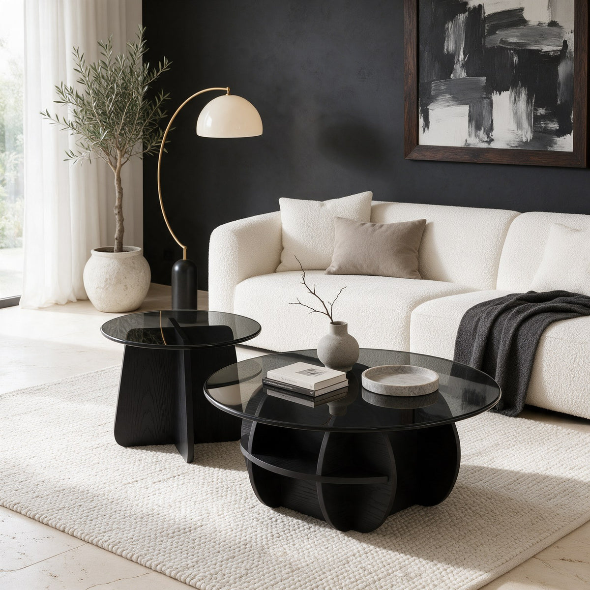 Table basse gigogne Corolle teinte Noir, mise en situation dans un salon