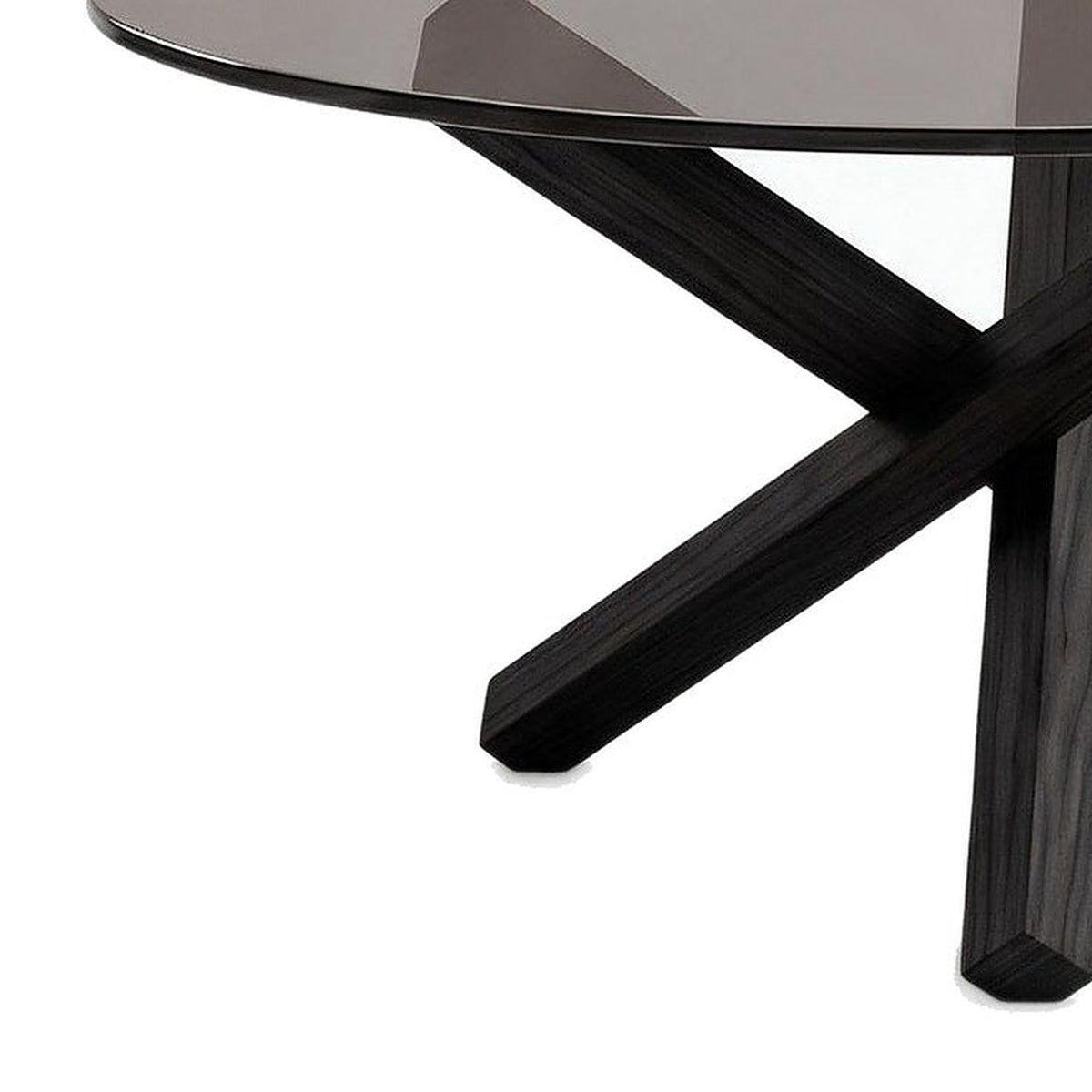 Table basse ronde Croisée teinte Noir, vue de détail du plateau en verre et du piètement