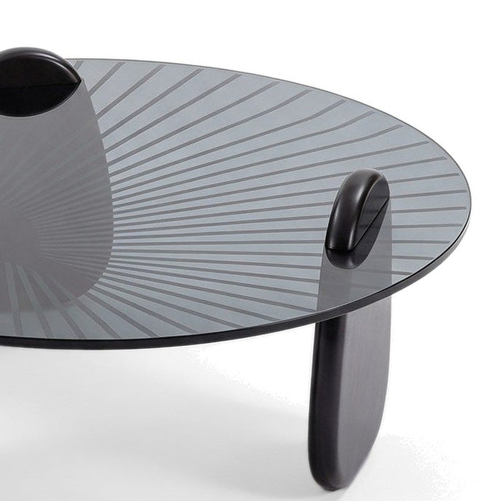 Table basse gigogne Ébène teinte Noir, vue de détail du plateau en verre et du piètement