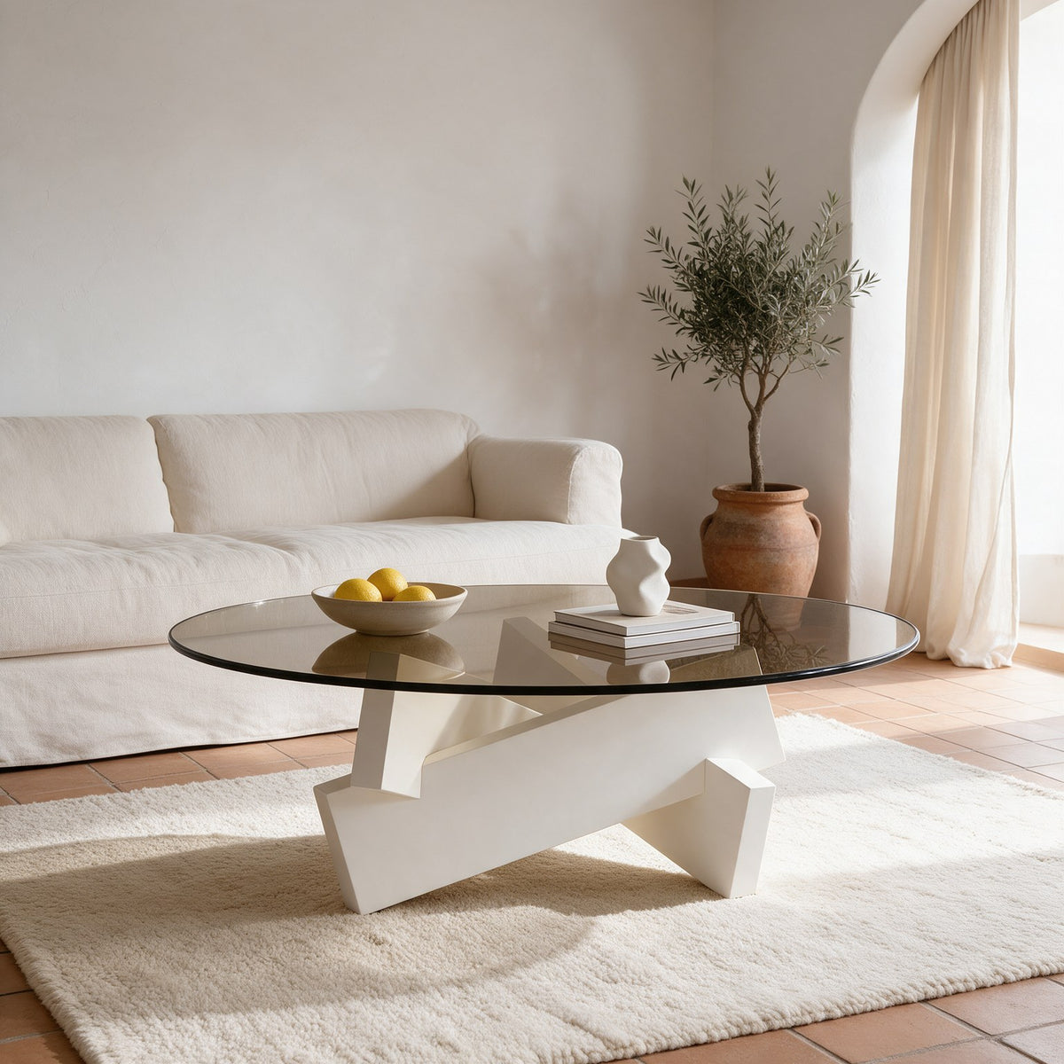 Table basse ronde Orbe teinte Blanc, mise en situation dans un second salon