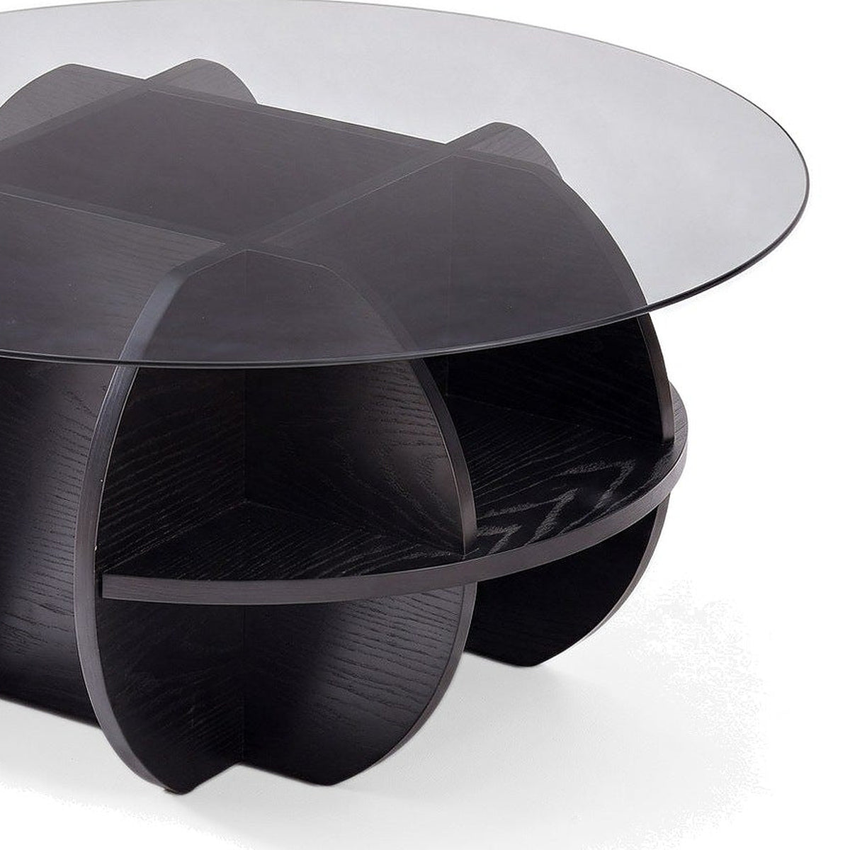 Table basse ronde Pétale teinte Noir, vue de détail du plateau en verre et de la base